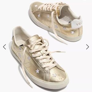 Madewell x Veja™ Esplar Low Sneakers in Star-Embroidered Gold Leather